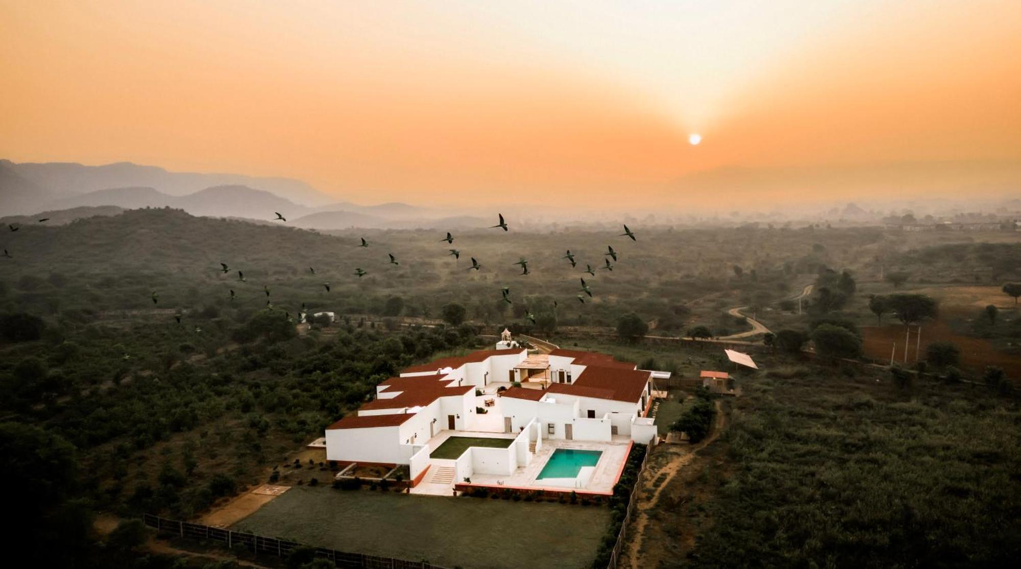Guldaar Sariska - A Luxury Forest Resort Tehla Exteriör bild