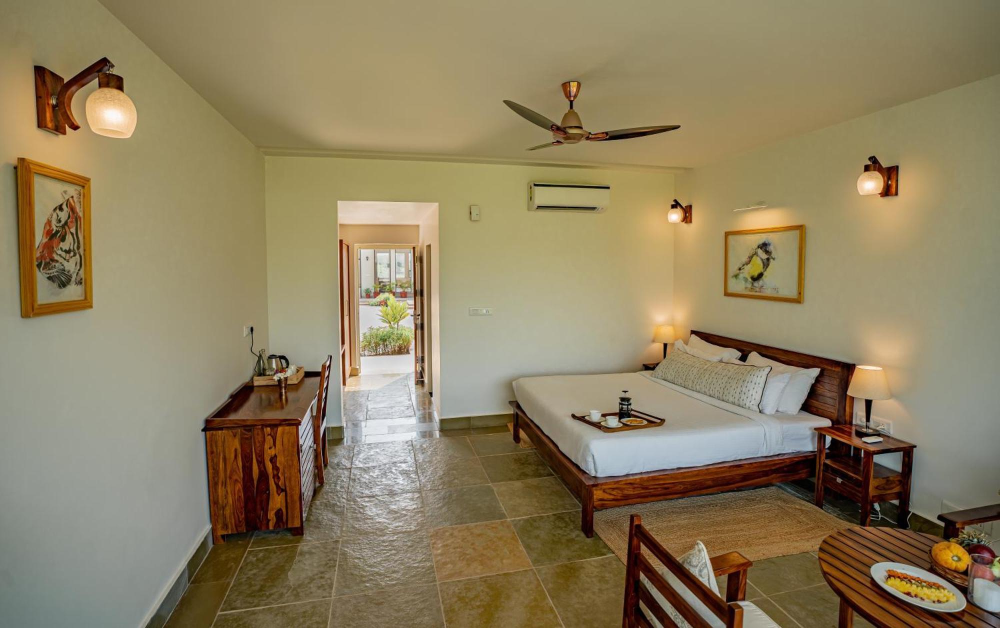 Guldaar Sariska - A Luxury Forest Resort Tehla Exteriör bild