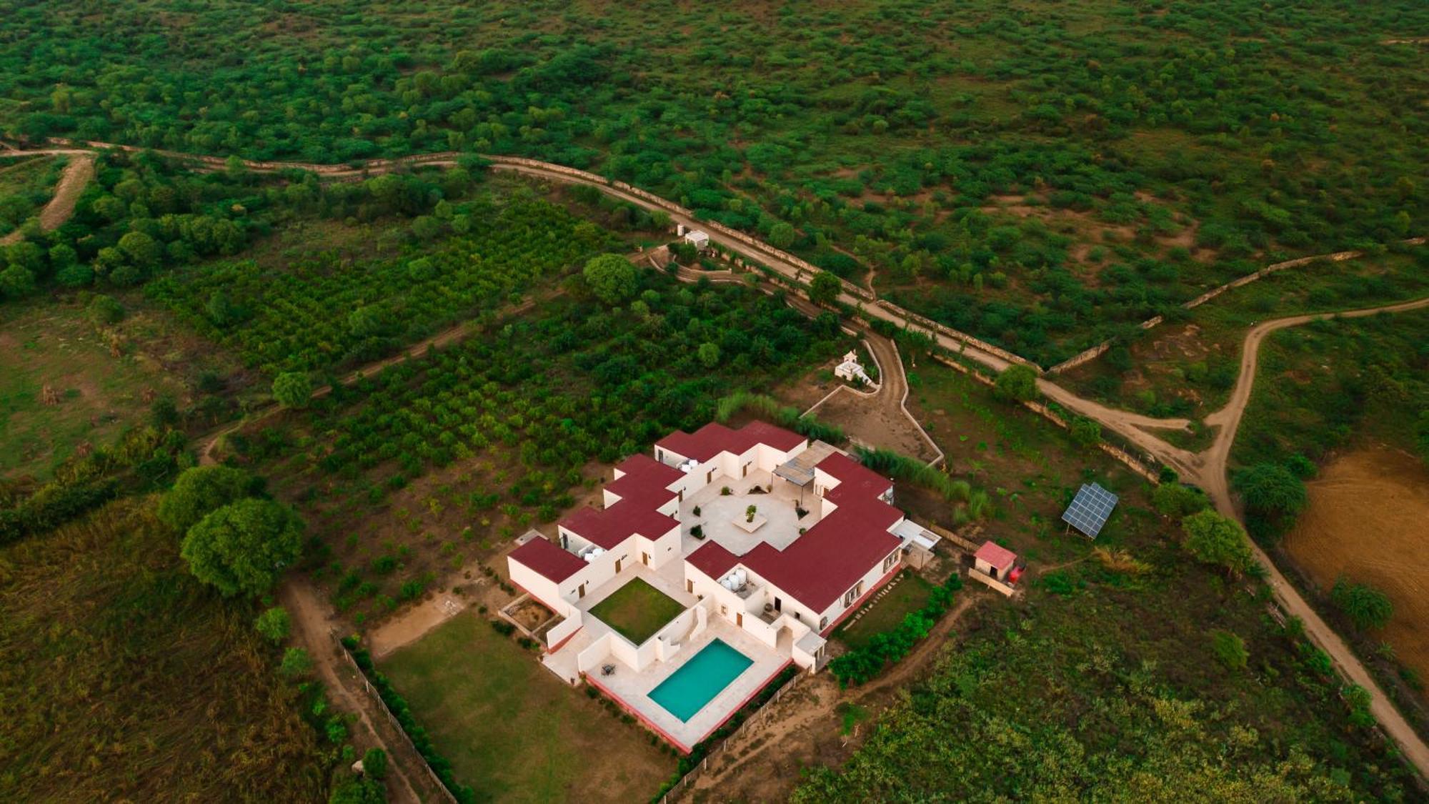 Guldaar Sariska - A Luxury Forest Resort Tehla Exteriör bild