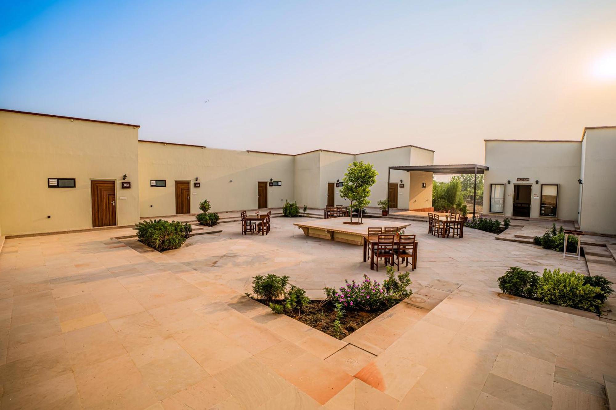 Guldaar Sariska - A Luxury Forest Resort Tehla Exteriör bild