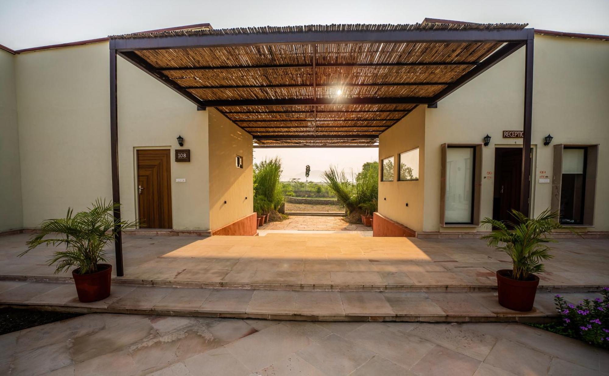 Guldaar Sariska - A Luxury Forest Resort Tehla Exteriör bild