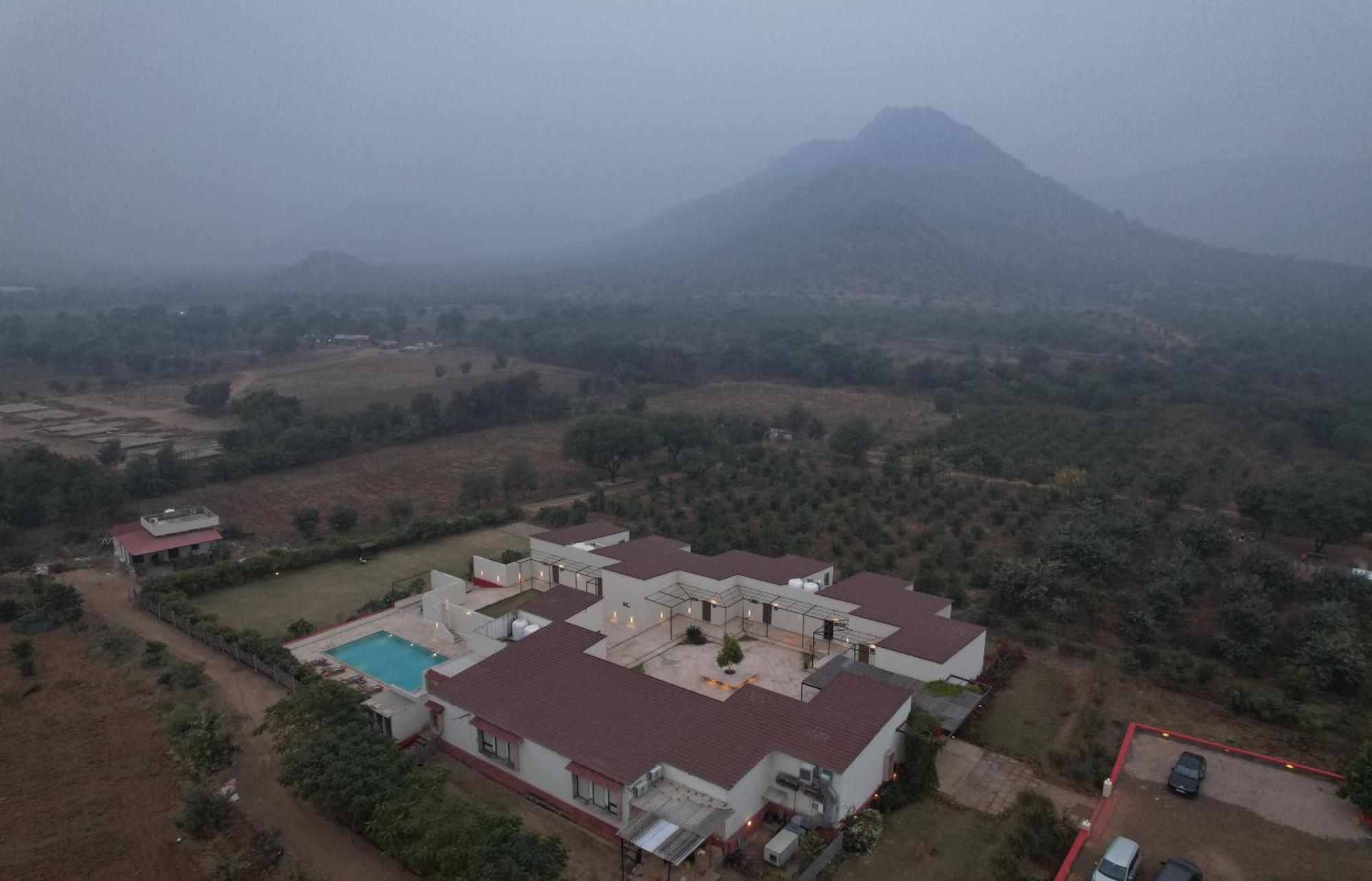 Guldaar Sariska - A Luxury Forest Resort Tehla Exteriör bild